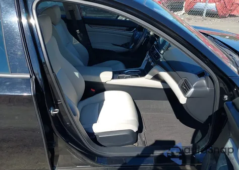 2018 Honda Accord Hybrid z USA, uszkodzony, nr VIN 1HGCV3F10JA010119